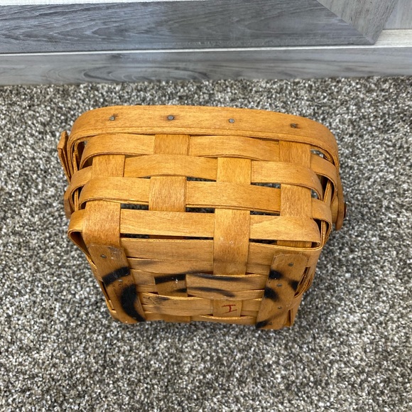 1994 Small Square Longaberger Basket with Handle 6.5”x6.5” - Picture 9 of 11